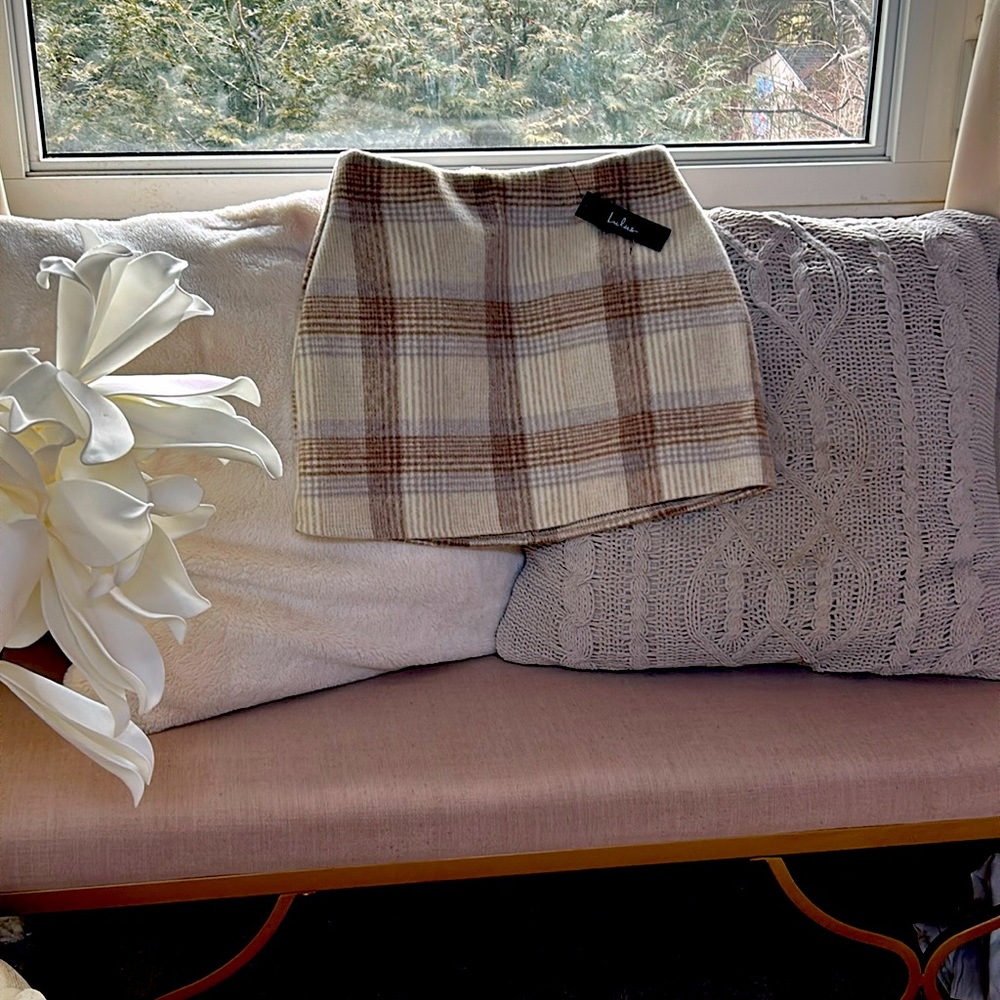 Wool flannel skirt size M cream color
